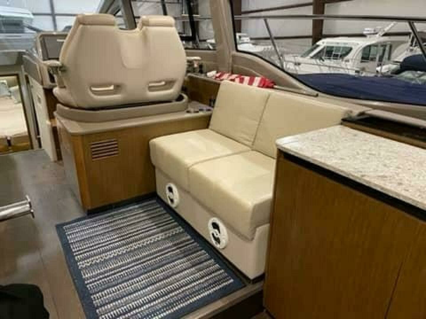 2017 Sea Ray 460 Sundancer - Image 29