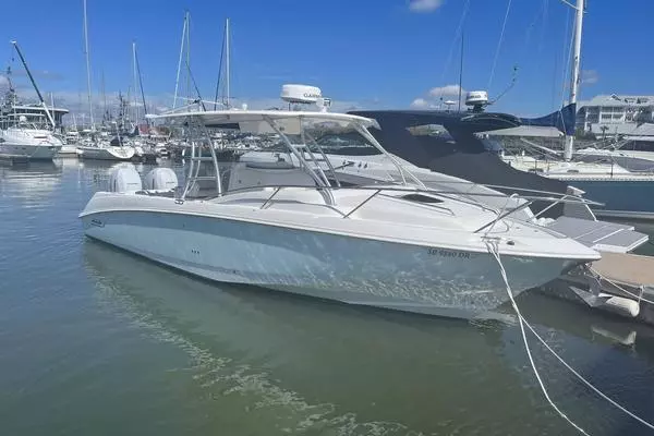 2008 Boston Whaler 320 Outrage Cuddy Cabin