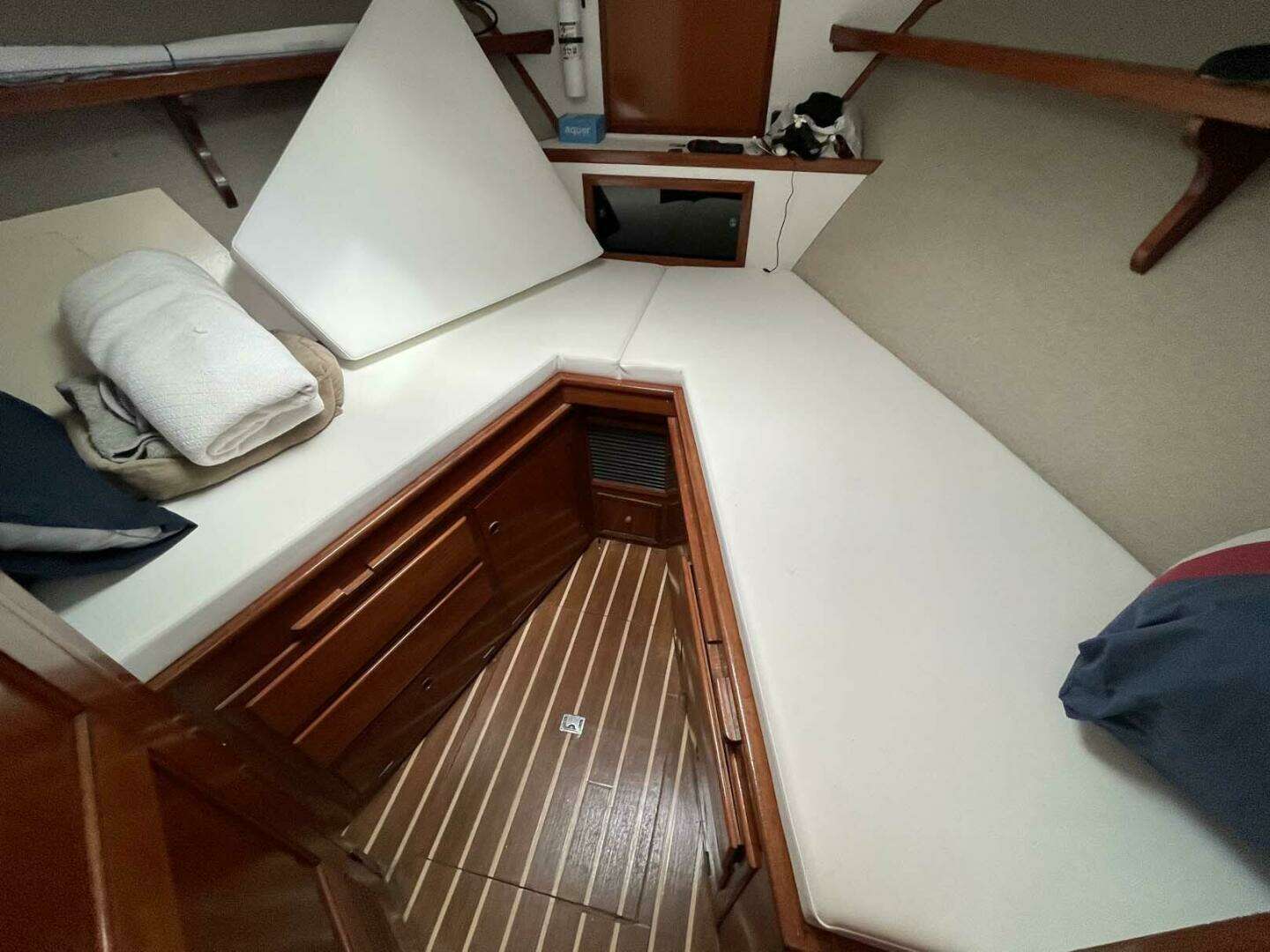 1985 DeFever 40 Offshore Cruiser - Image 17