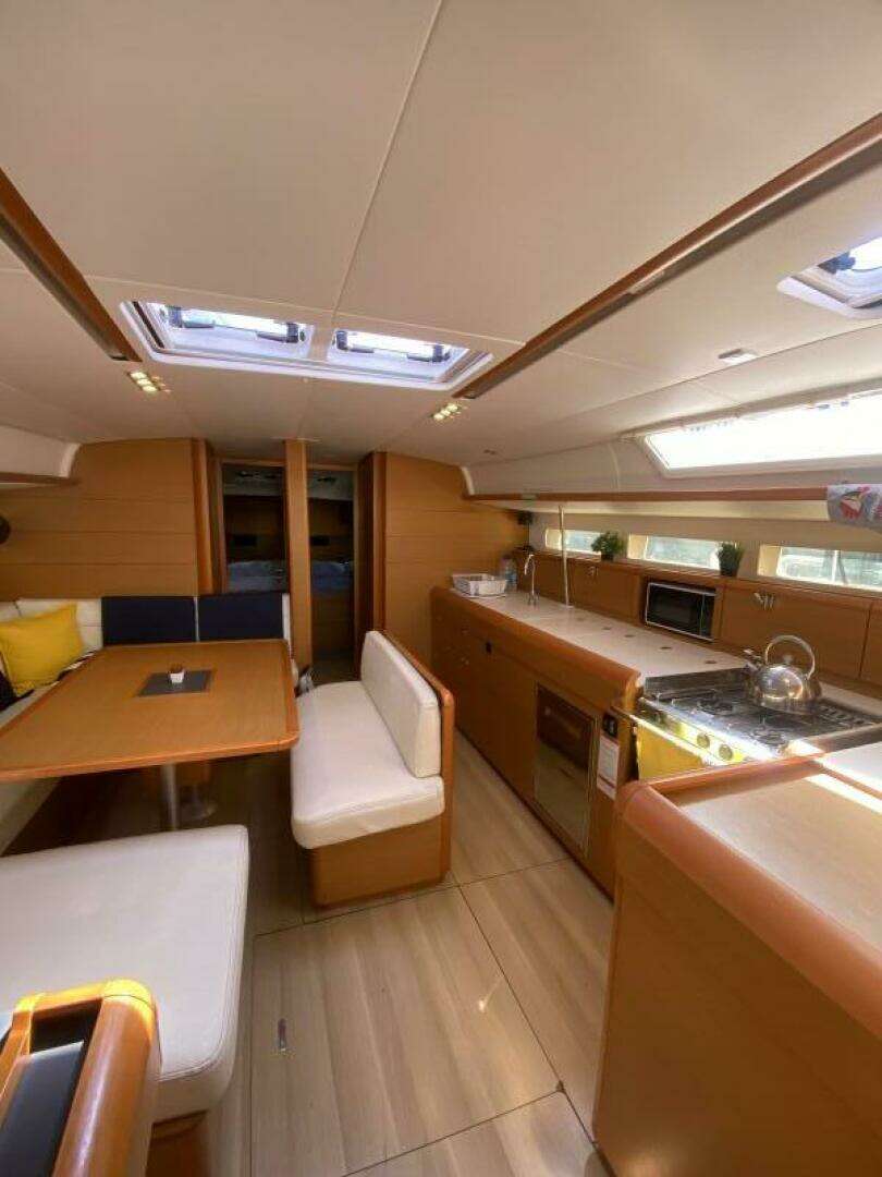 2016 Jeanneau 519 - Image 15