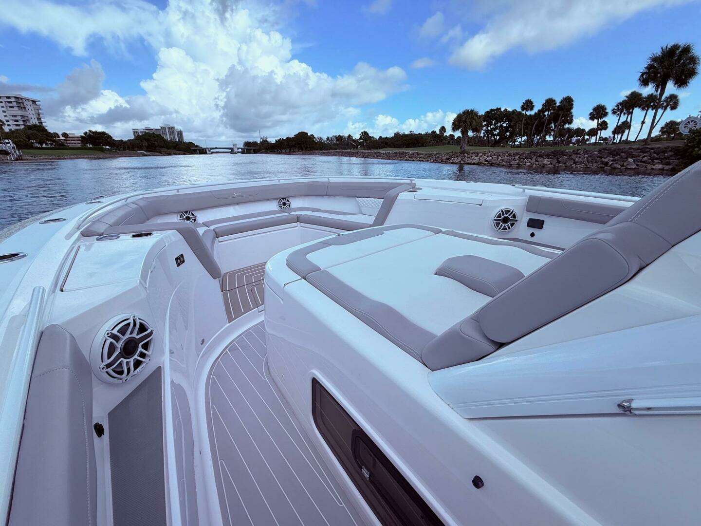 2006 Carver 43 Motor Yacht - Image 30