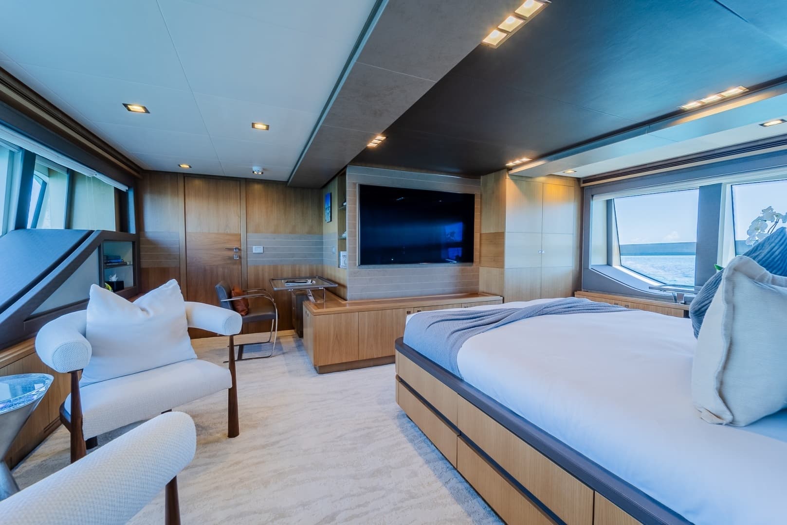 2012 Custom Line Raised Pilothouse - Image 22