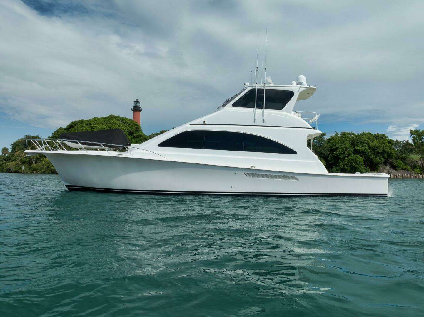 2004 Ocean Yachts 57 Enclosed Bridge Convertible - Image 34