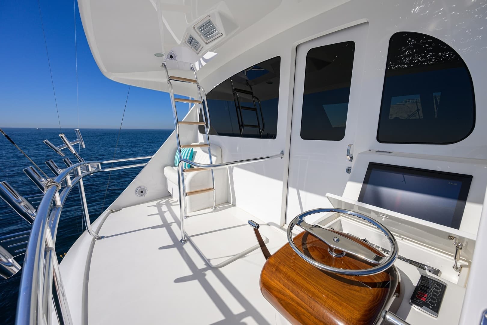 2023 Viking 80 Skybridge - Image 35