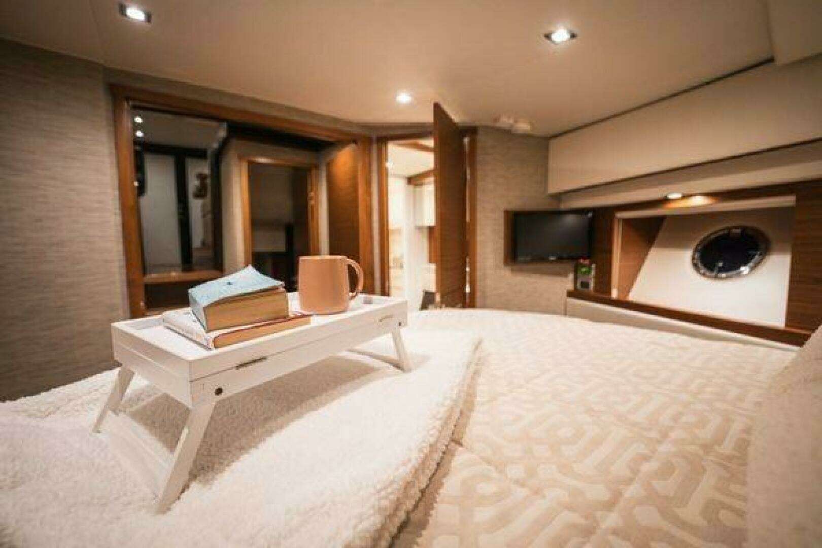 2016 Tiara Yachts 44 Coupe - Image 7