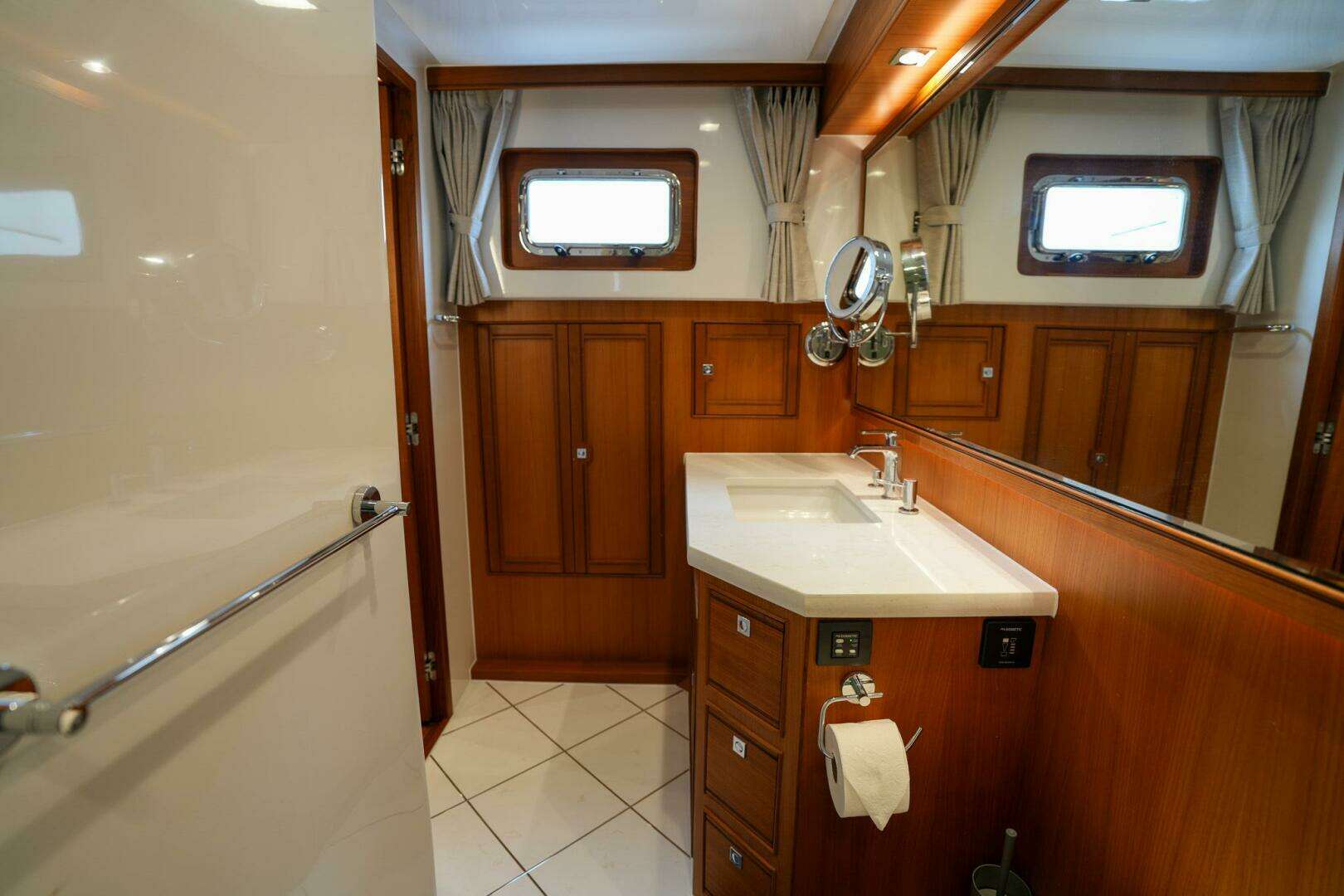 2022 Marlow Explorer 62E-CB - Image 40