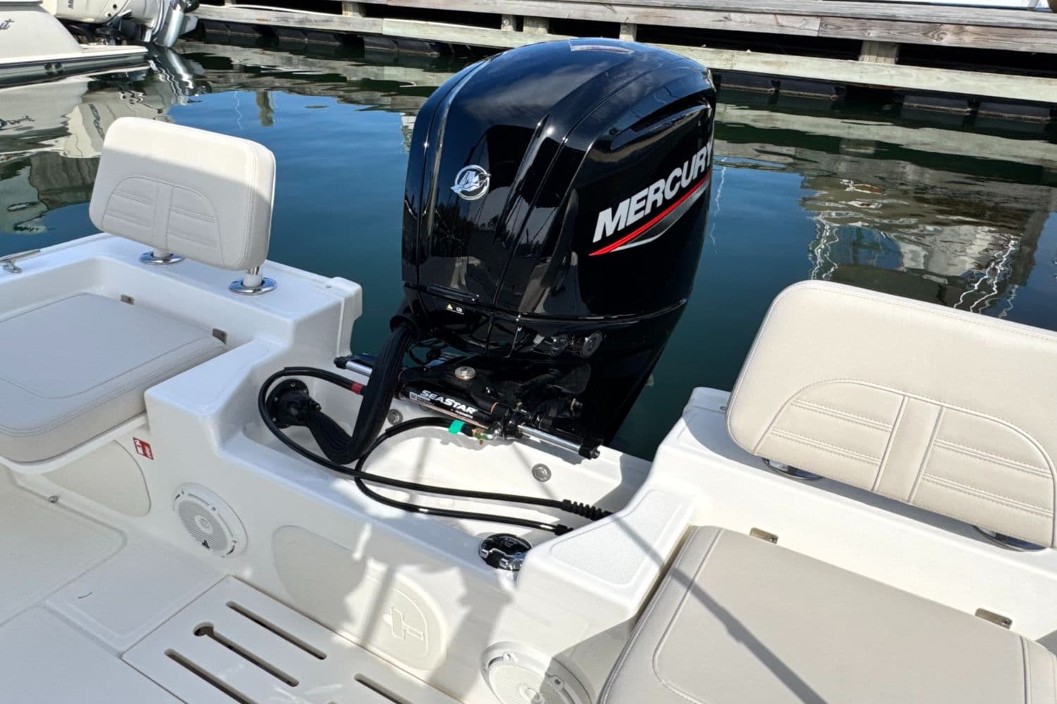 2026 Boston Whaler 170 Montauk - 7