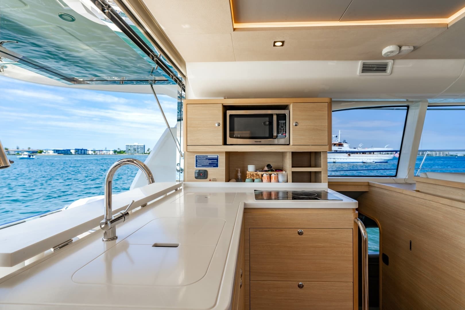2024 Aquila 44 Yacht - Image 36