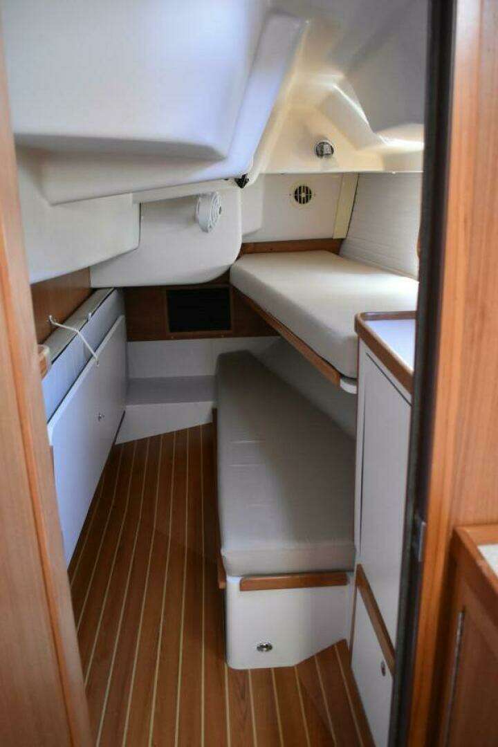 2016 Catalina 445 - Image 30