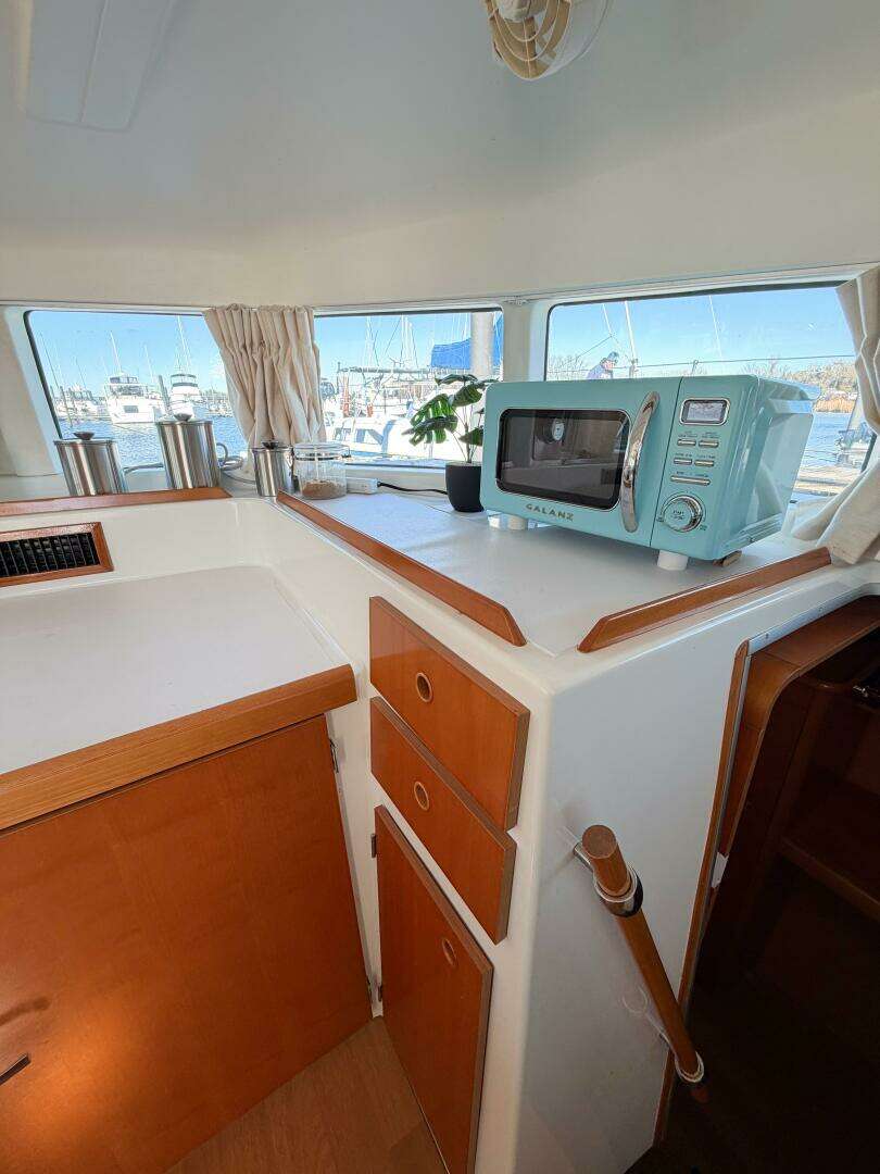 2005 Lagoon 380S - Image 25