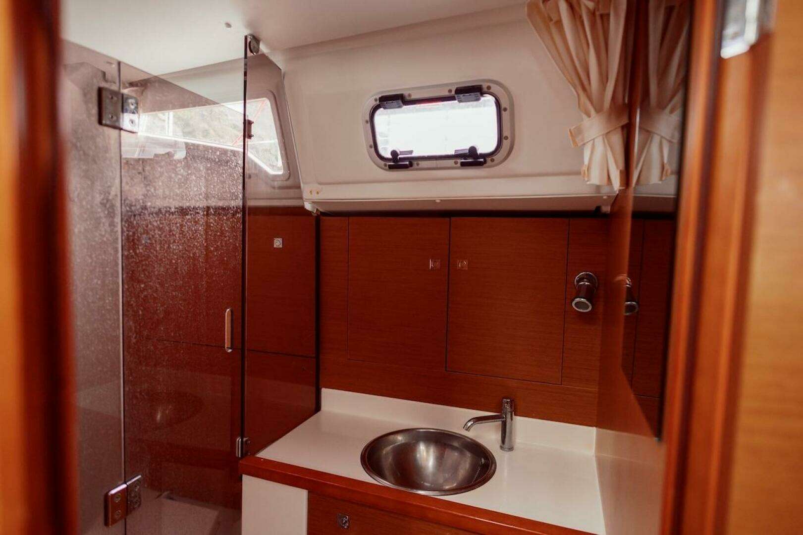 2019 Jeanneau 389 Sun Odyssey - Image 38