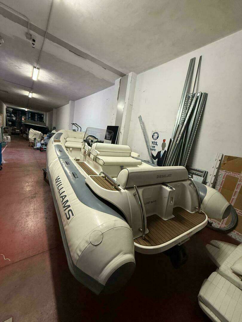 2017 Williams Jet Tenders — - Image 13