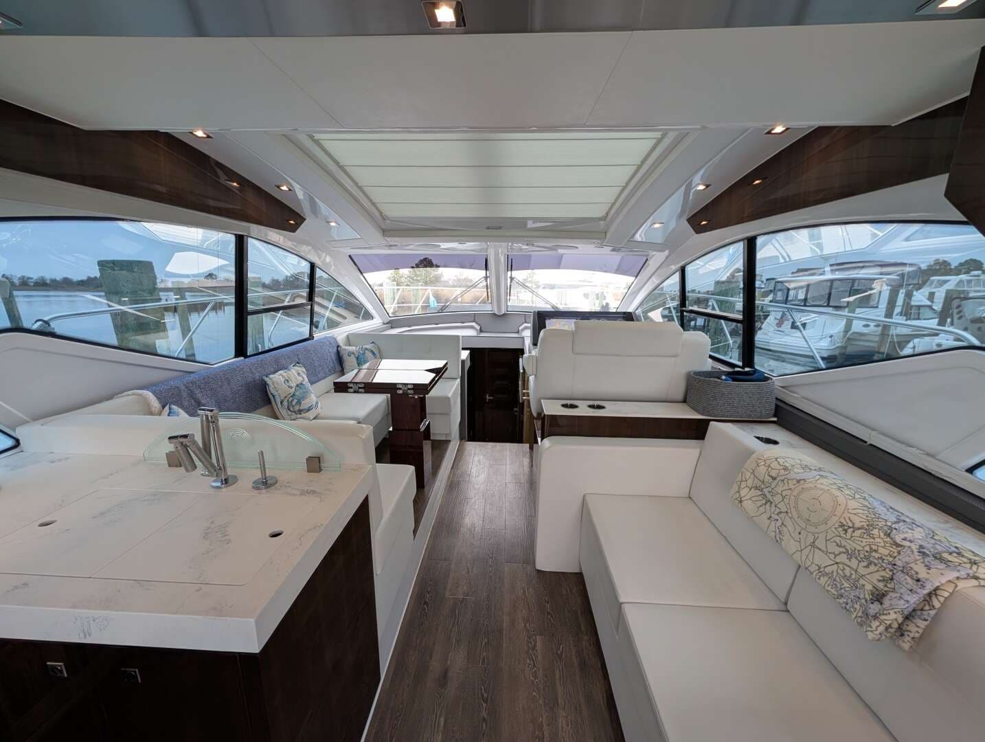 2022 Cruisers Yachts 54 Cantius - Image 17
