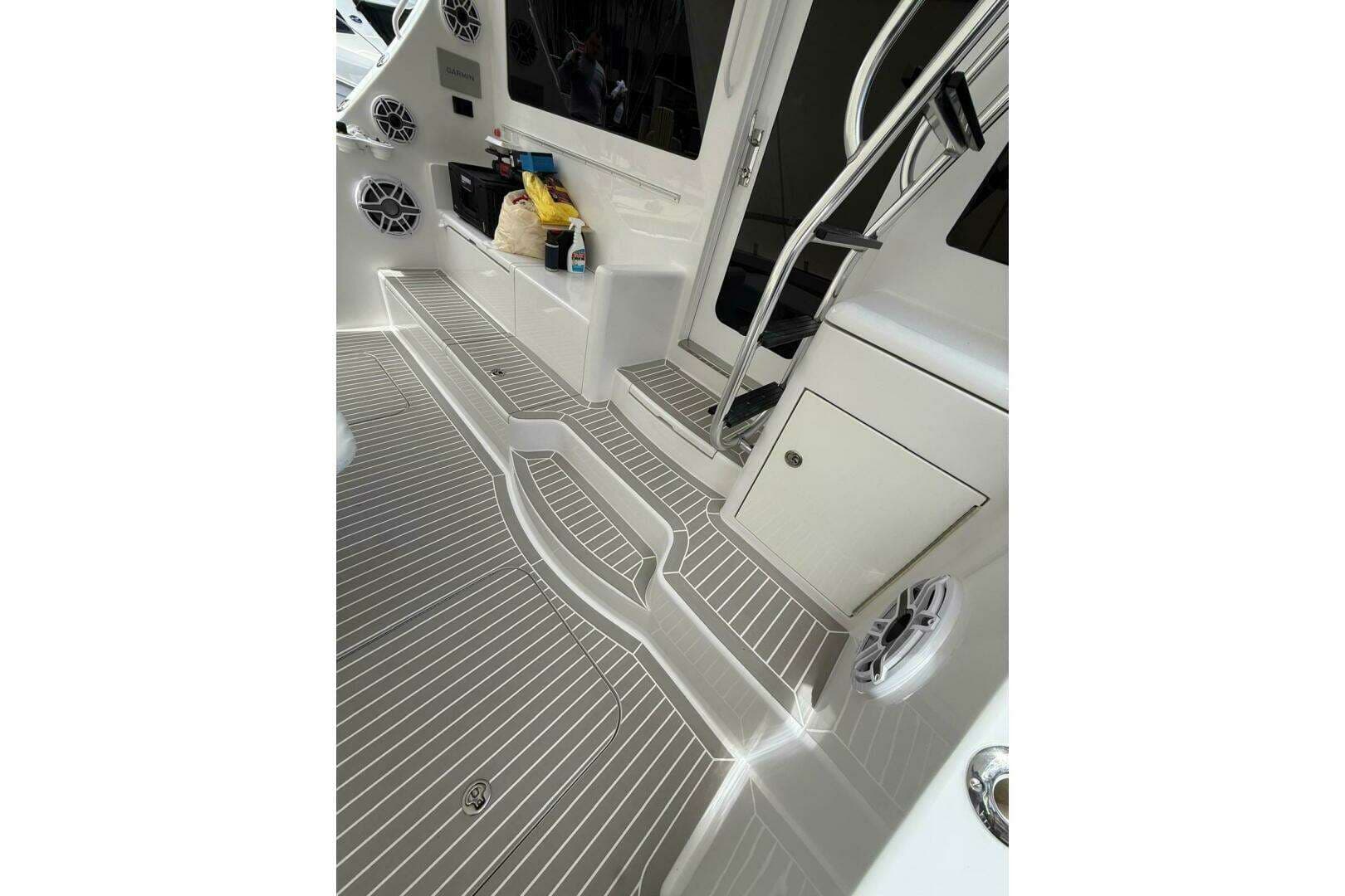 2013 Hatteras GT54 - Image 7