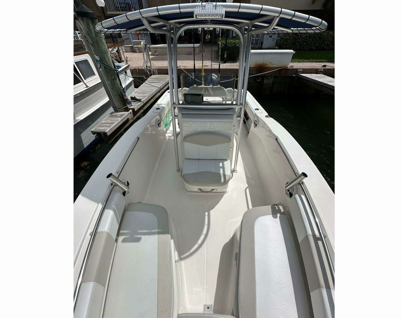 2015 Robalo R200 - Image 4