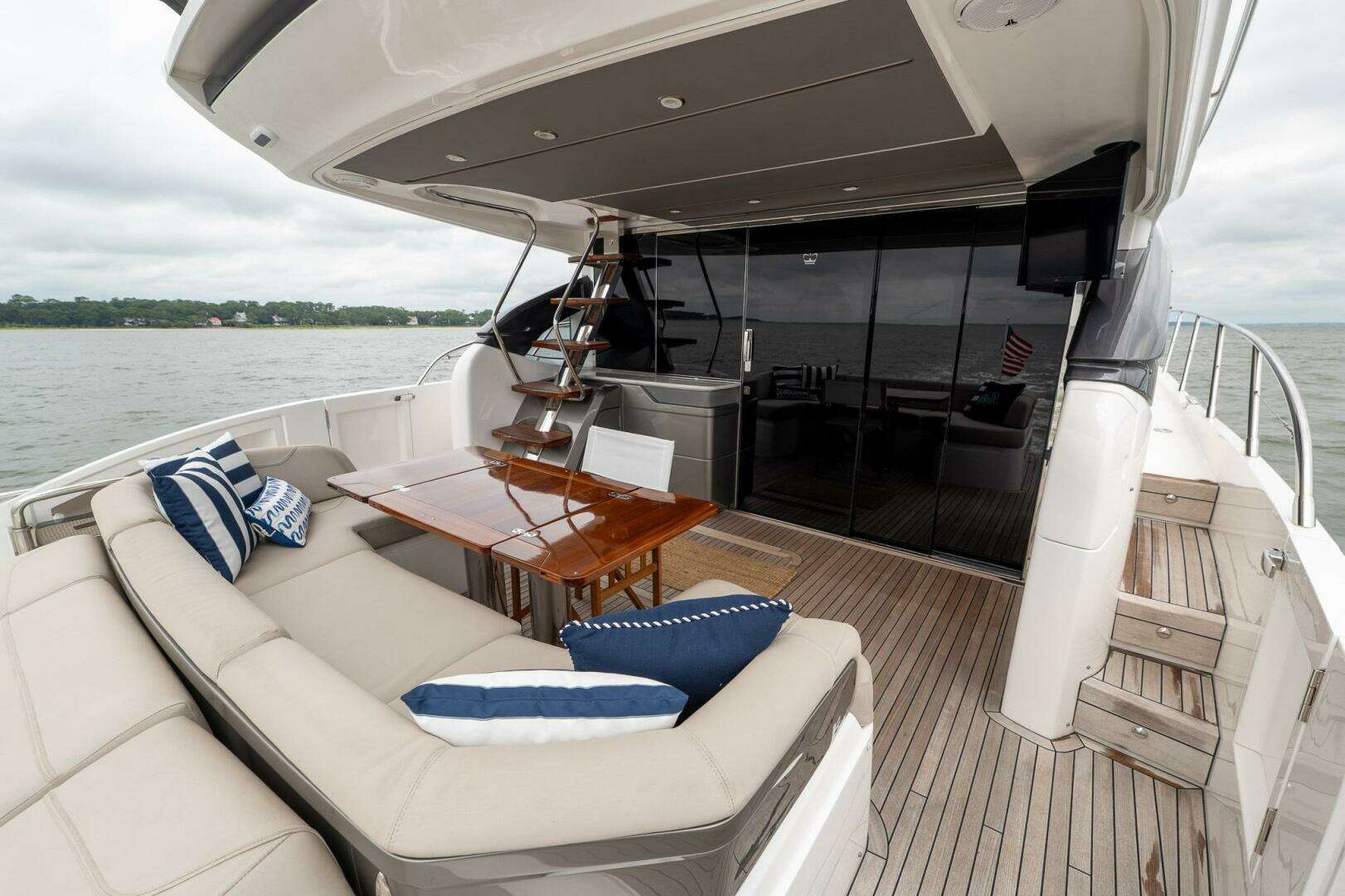 2021 Princess S62 - Image 15