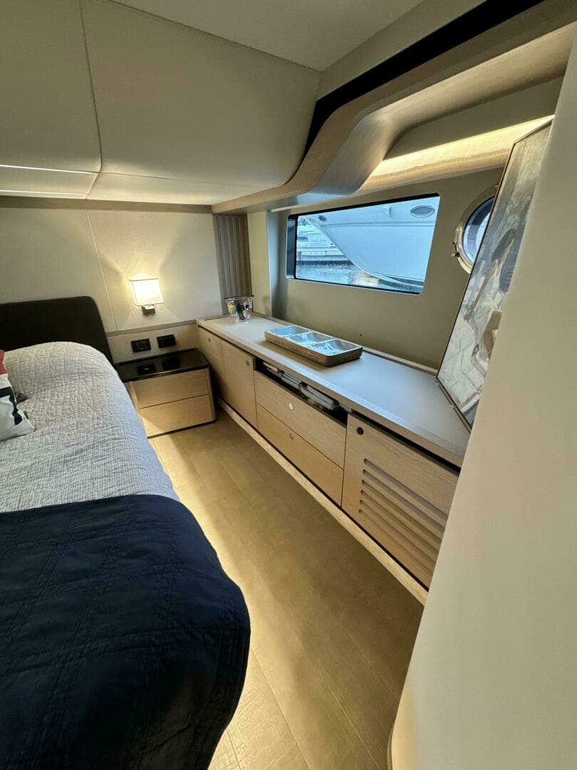 2023 Absolute 52 Navetta - Image 17