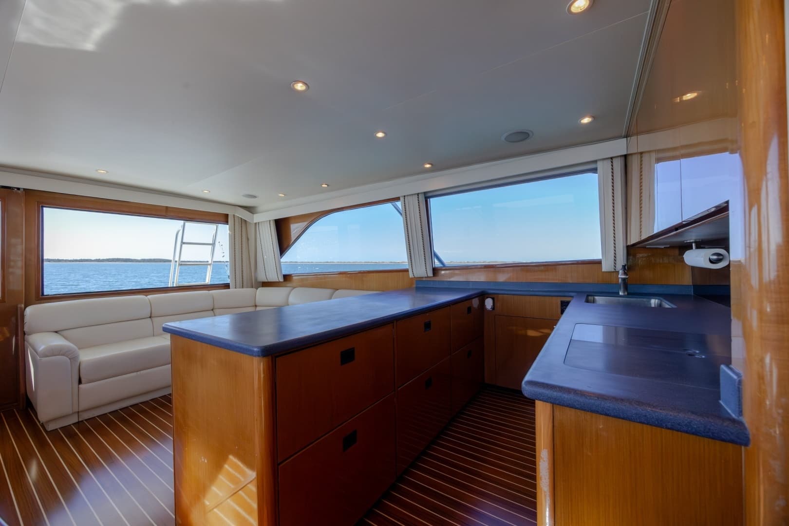 2000 Viking 55 Convertible - Image 59