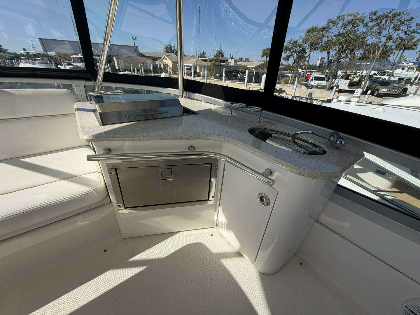 2008 Sea Ray 47 Sedan Bridge - Image 12