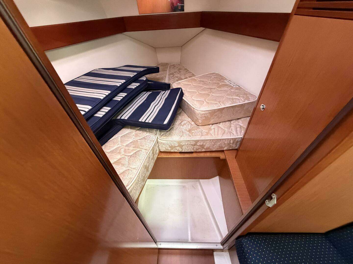 2008 Beneteau — - Image 74