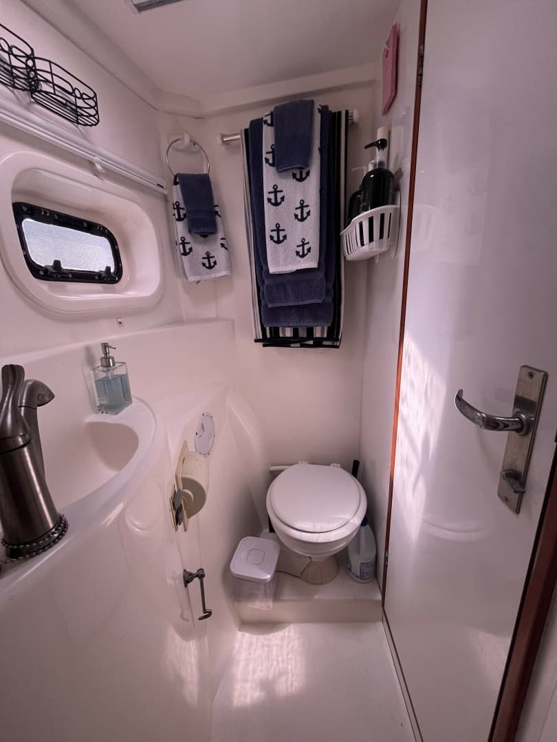 2012 Leopard 44 - Image 35