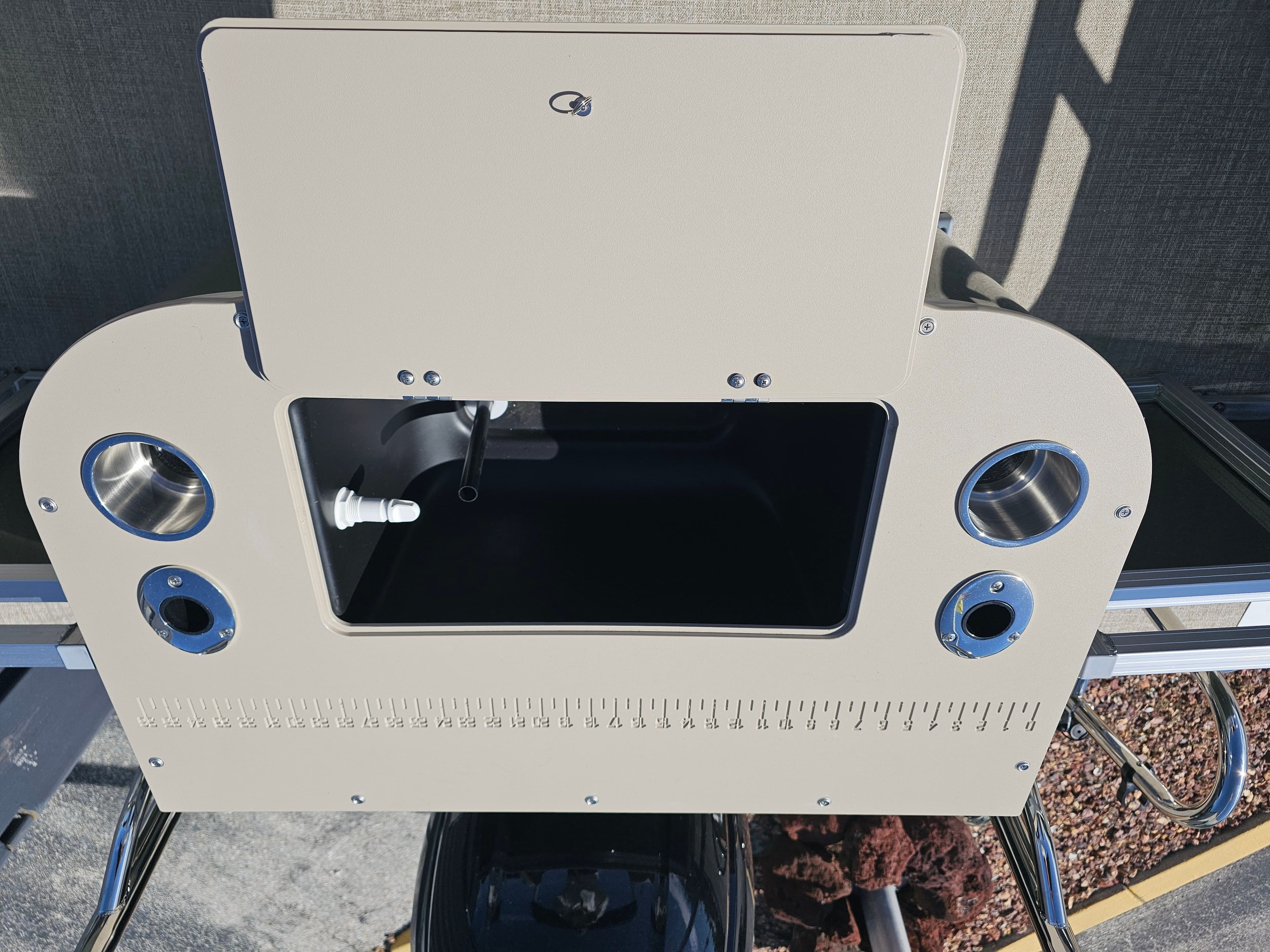 2026 Avalon VENTURE 85 REAR FISH TRITOON - 8