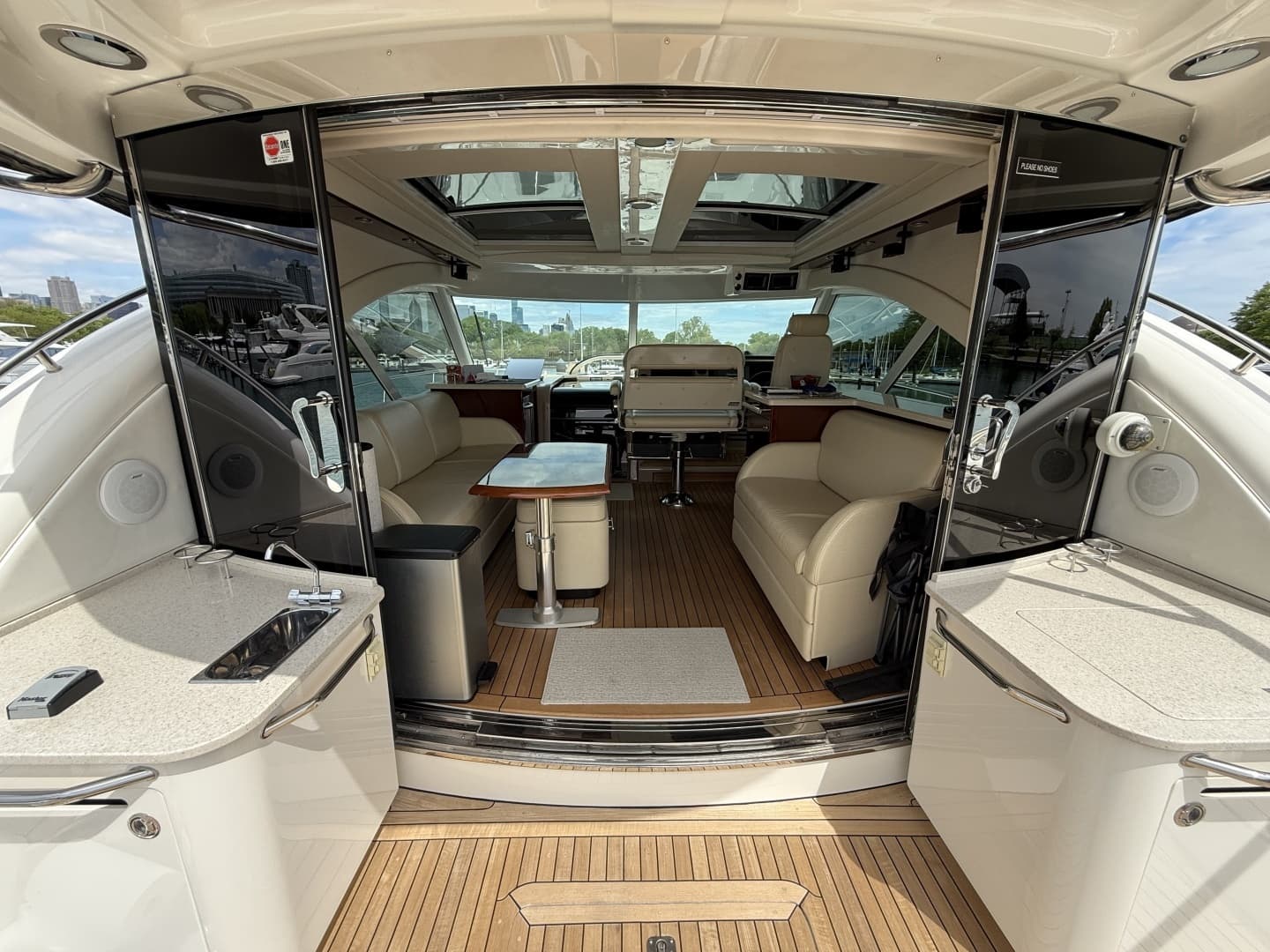 2009 Sea Ray 60 Sundancer - Image 3