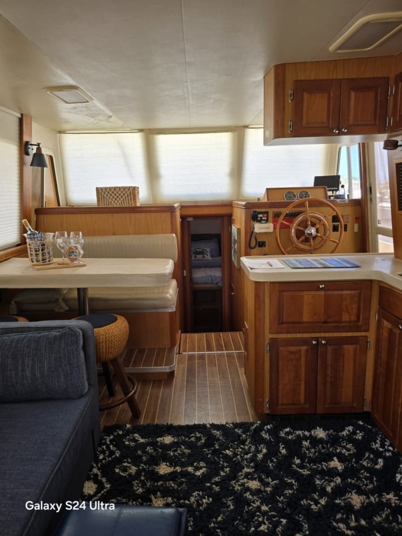 2005 Mainship 400 - Image 50