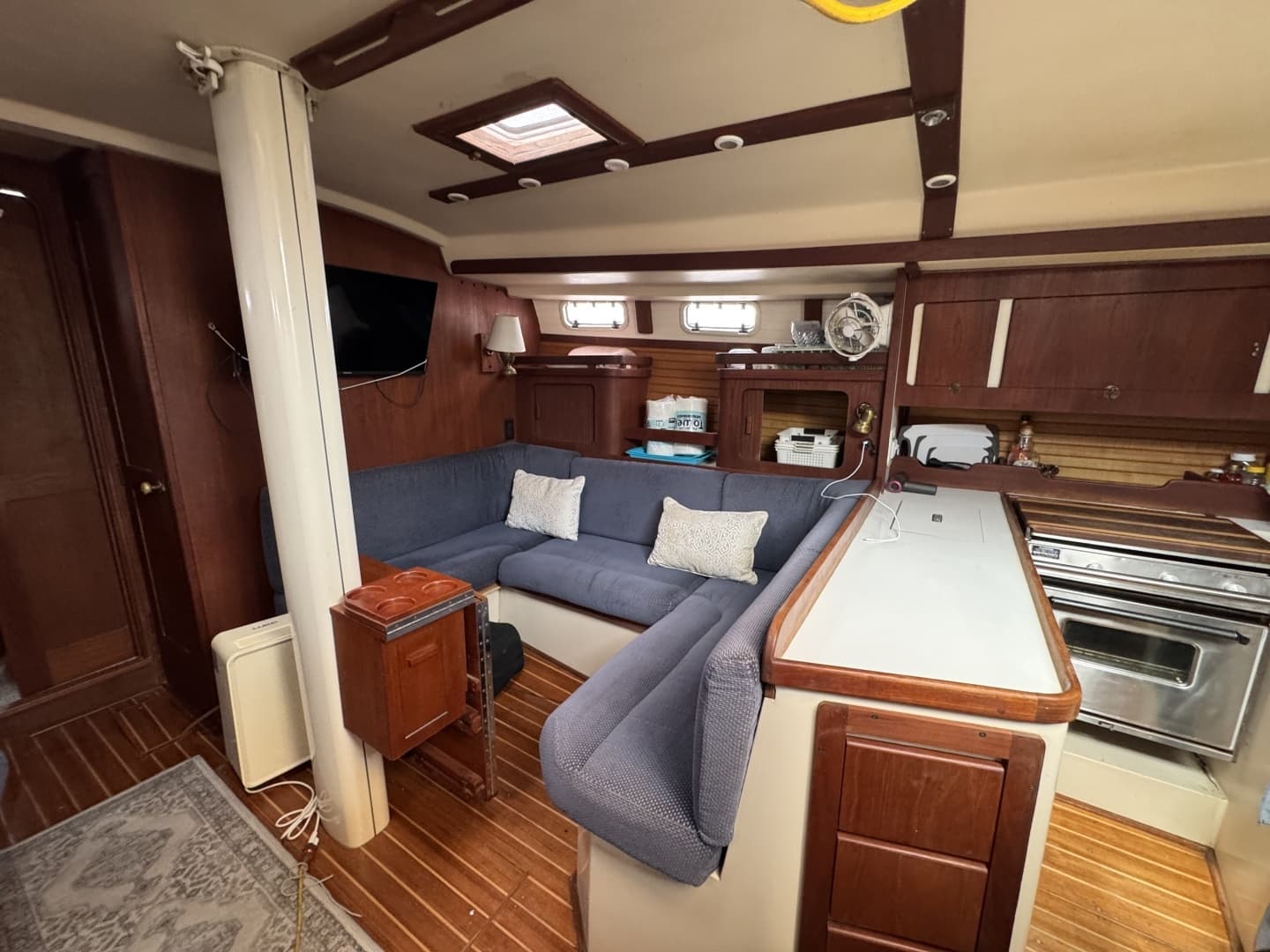 1990 Catalina Morgan Classic 41 - Image 10