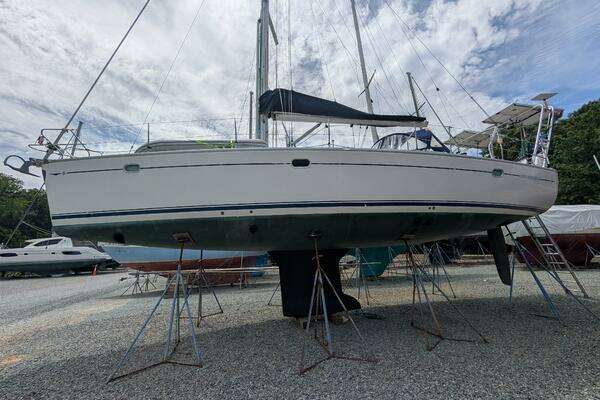 2001 Jeanneau 43 Sun Odyssey - Image 1