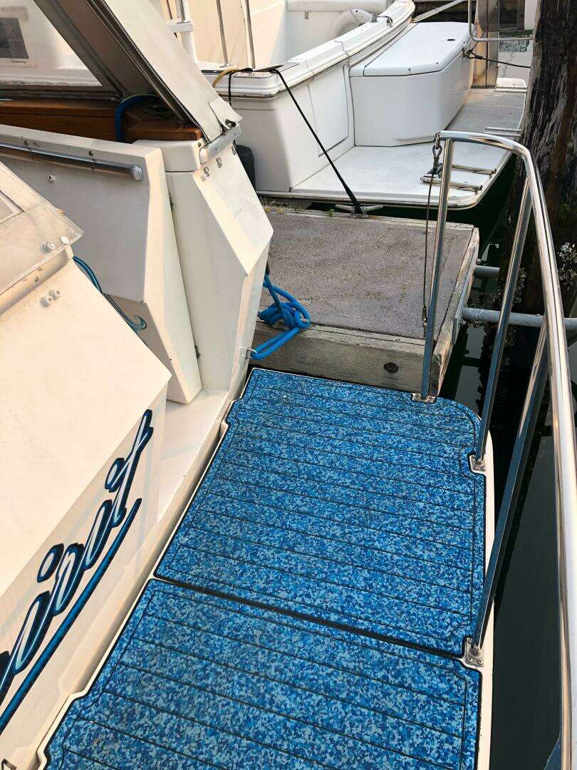 1985 Bayliner 4550 Motoryacht - Image 53