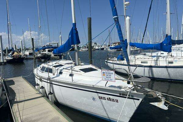 1992 Hunter 33.5 - Image 1