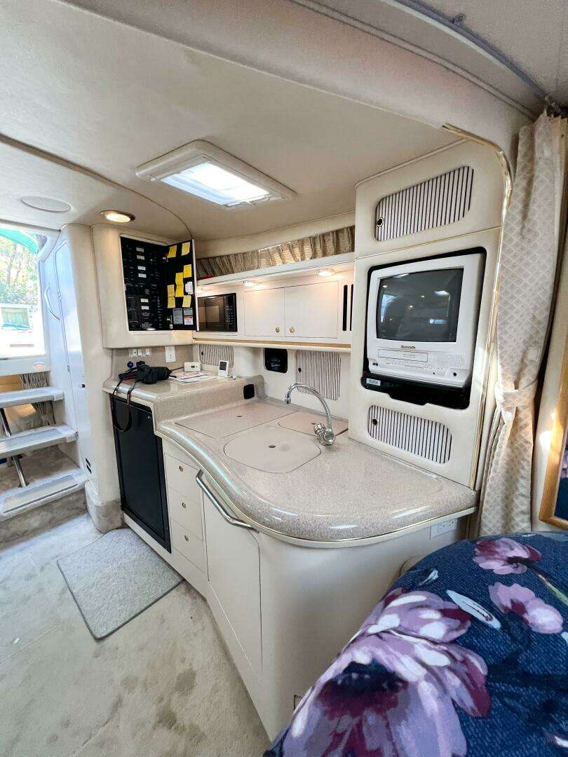 2000 Sea Ray 340 Sundancer - Image 17