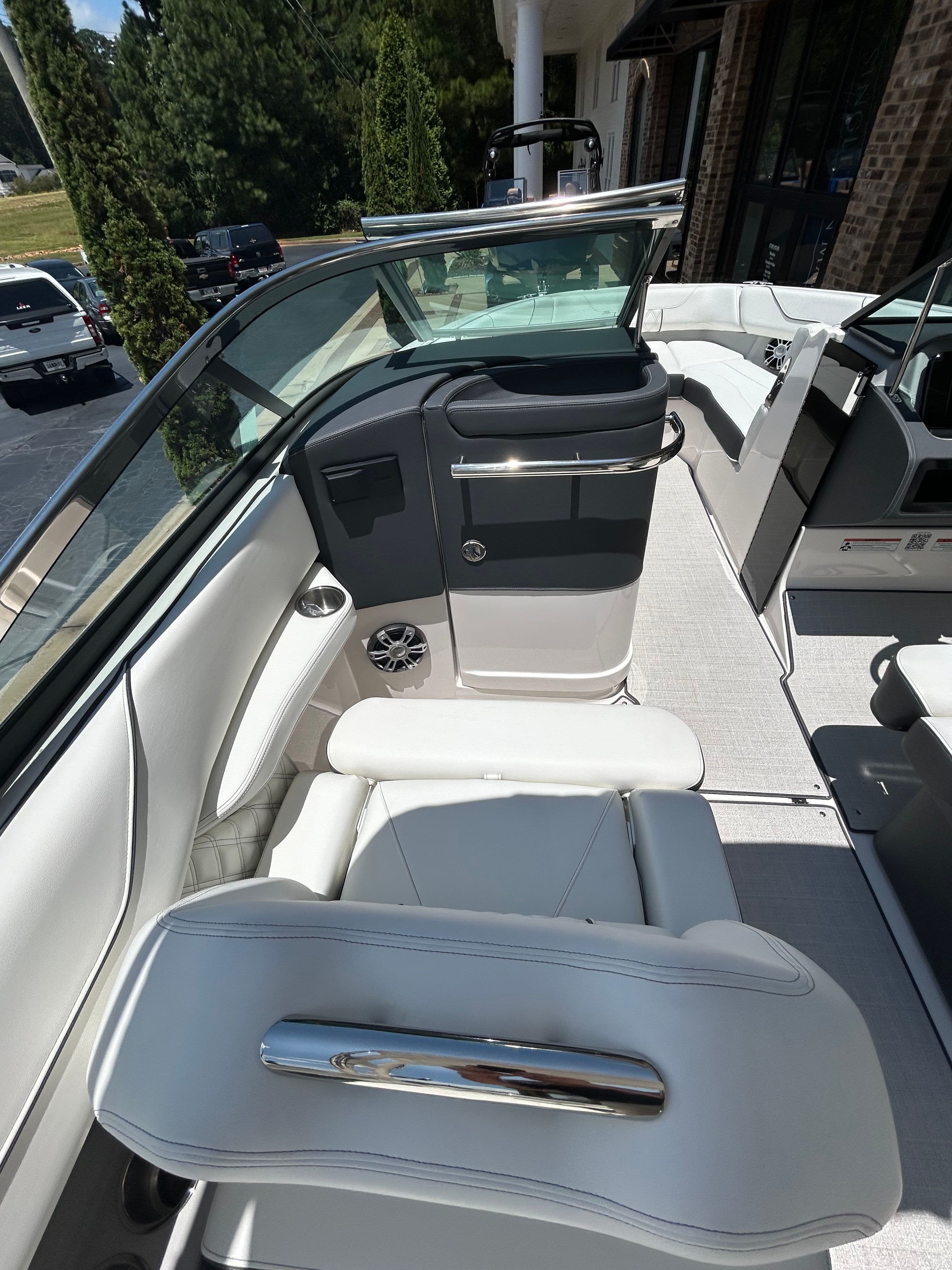 2025 REGAL LS6 SURF - Image 16