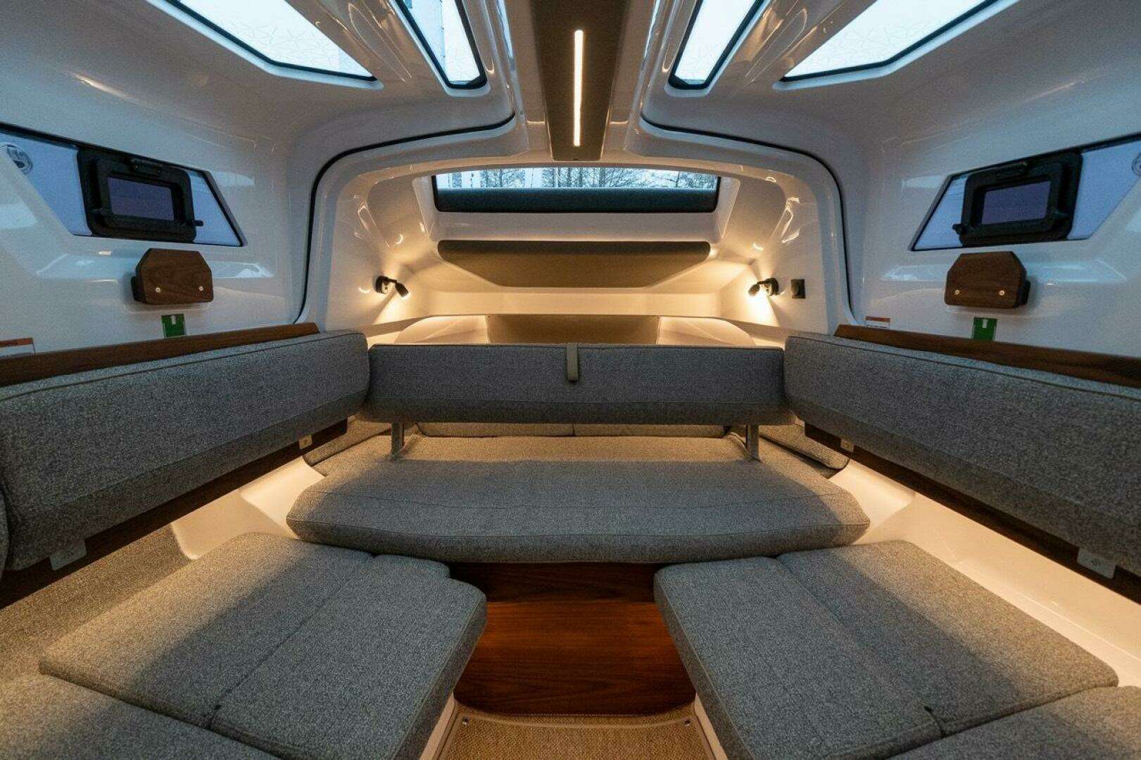 2027 Axopar 38 - Image 17
