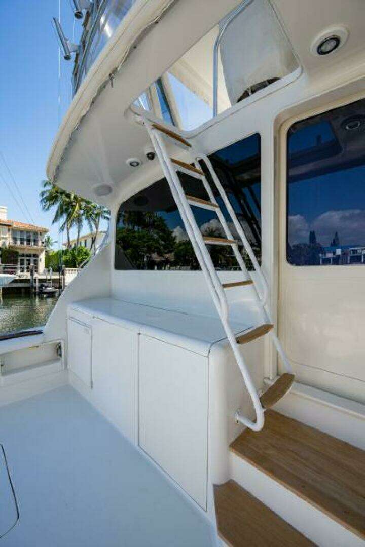 1999 Ocean Yachts 60 Convertible - Image 16