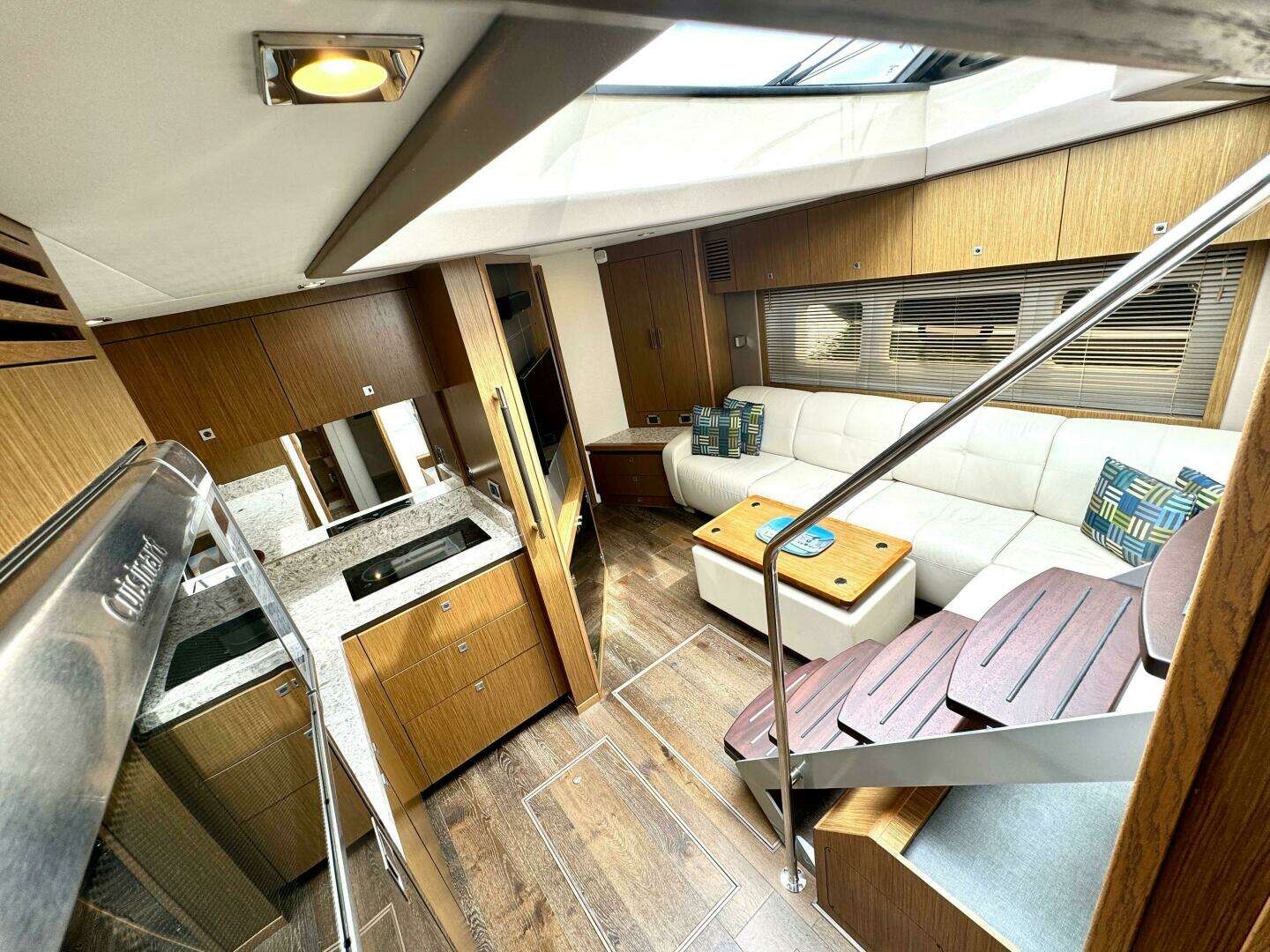 2017 Sea Ray 510 Sundancer - Image 5