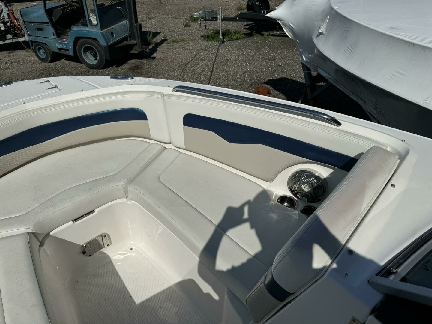 2014 Chaparral 246 SSI - Image 15