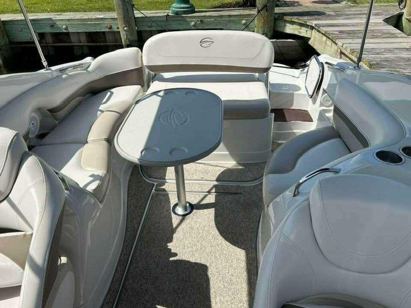 2011 Crownline — - Image 6