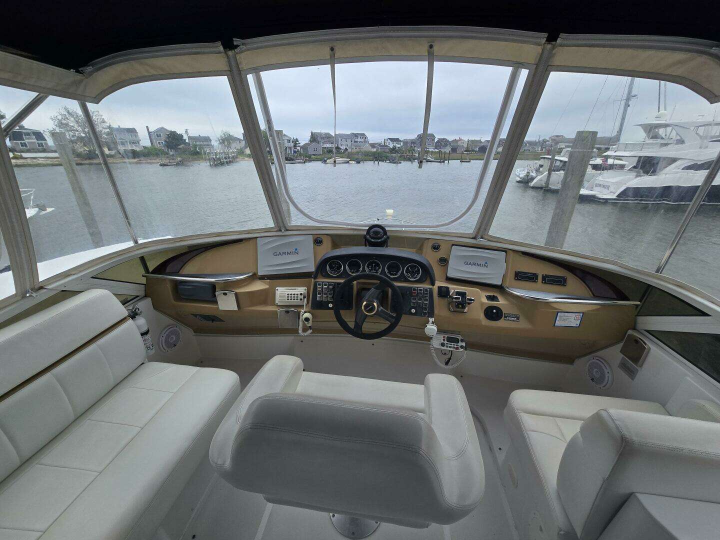 2002 Carver 444 Cockpit Motor Yacht - Image 18