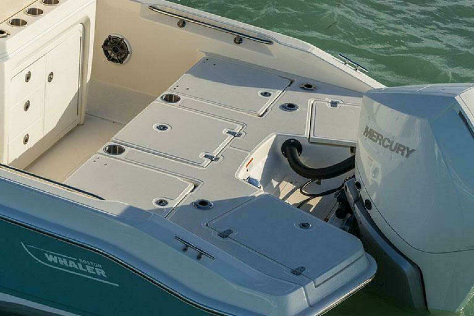2022 Boston Whaler 250 Dauntless - Image 15