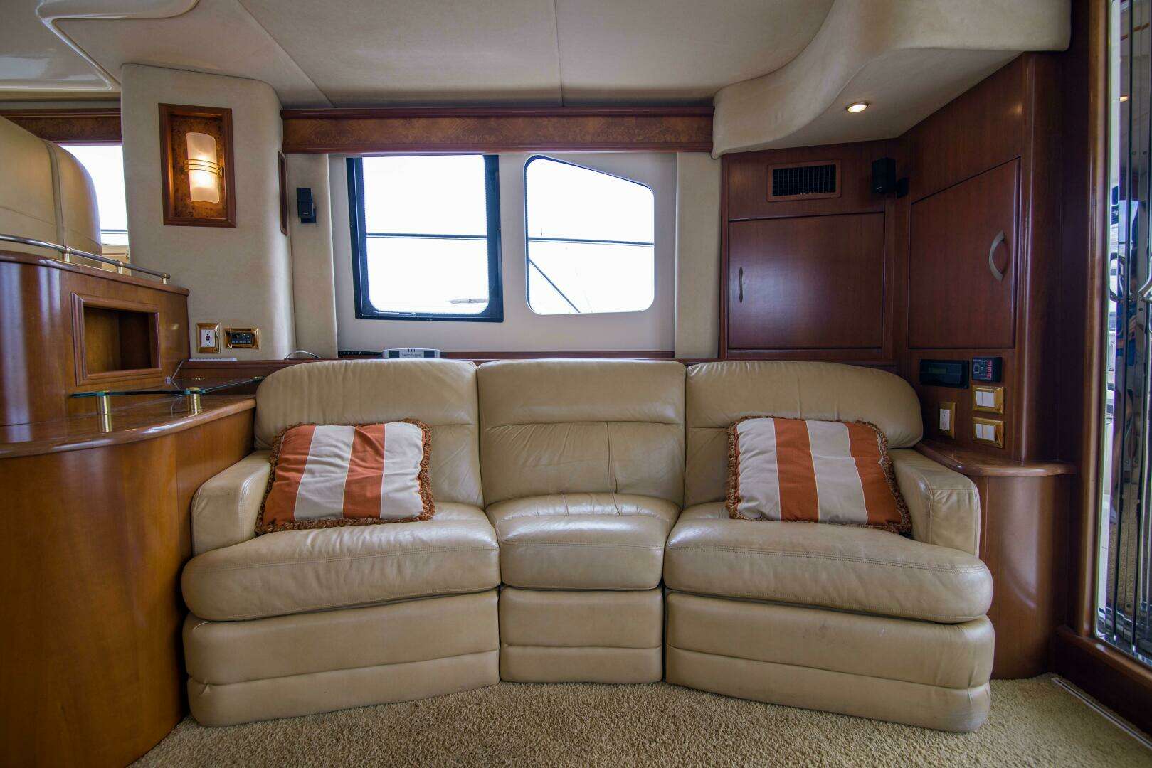 2009 Silverton 52 Ovation - Image 33