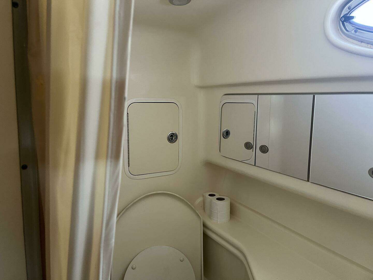2005 Sea Ray 320 Sundancer - Image 21