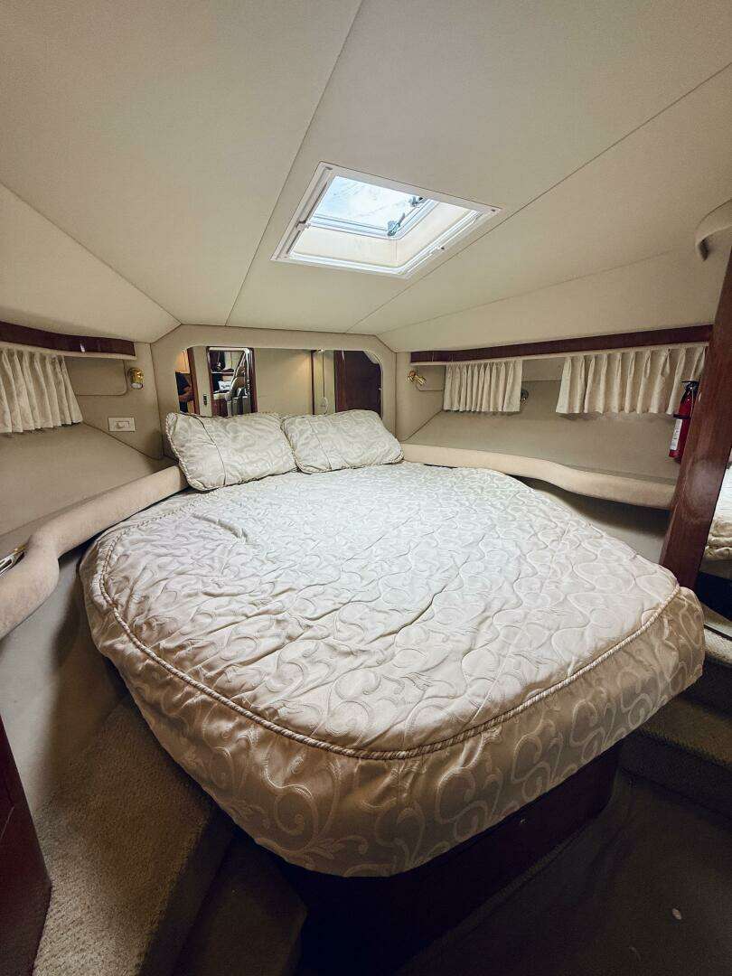 2003 Sea Ray 480 Motor Yacht - Image 38