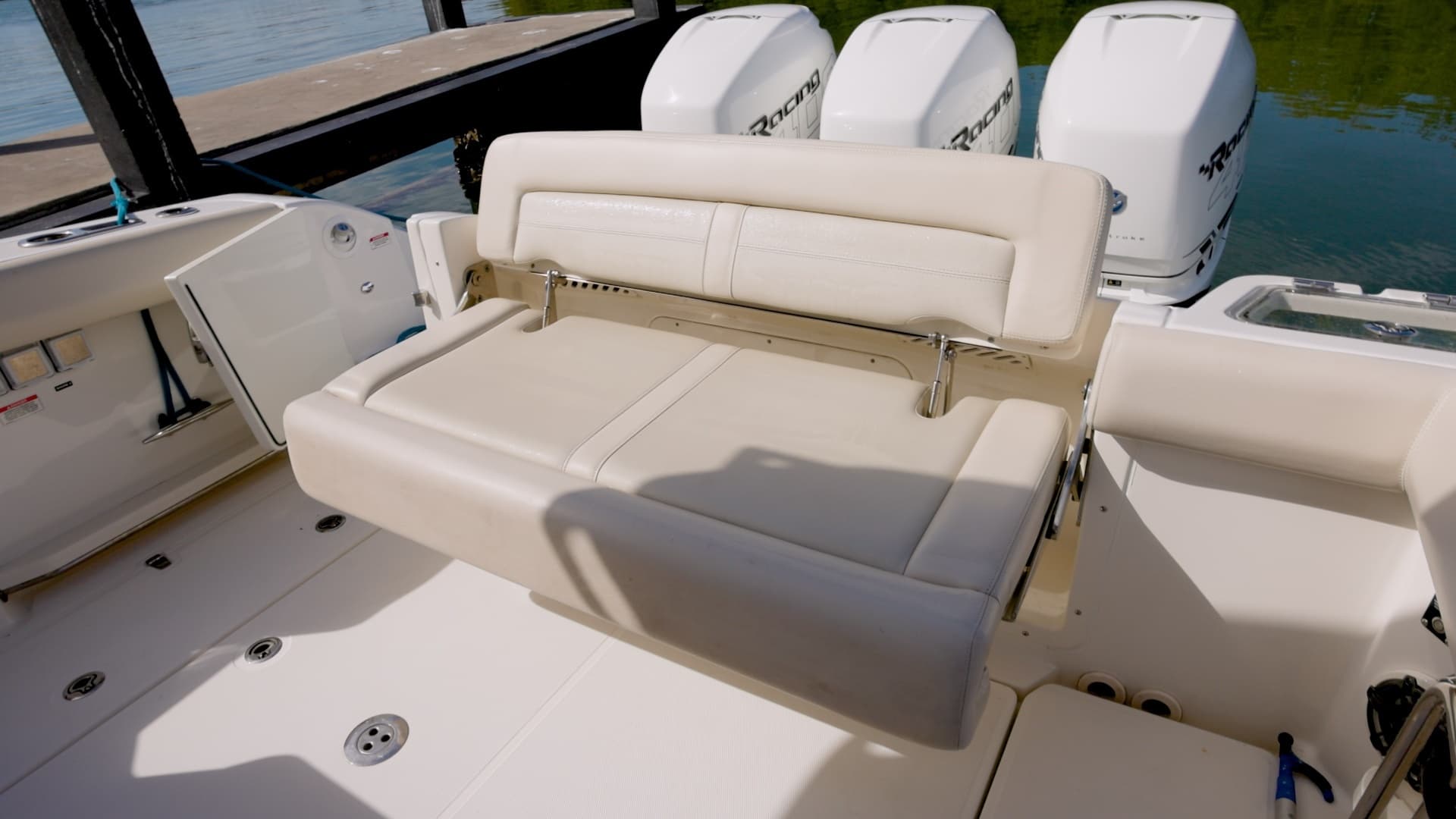 2019 Boston Whaler 350 Realm - Image 12