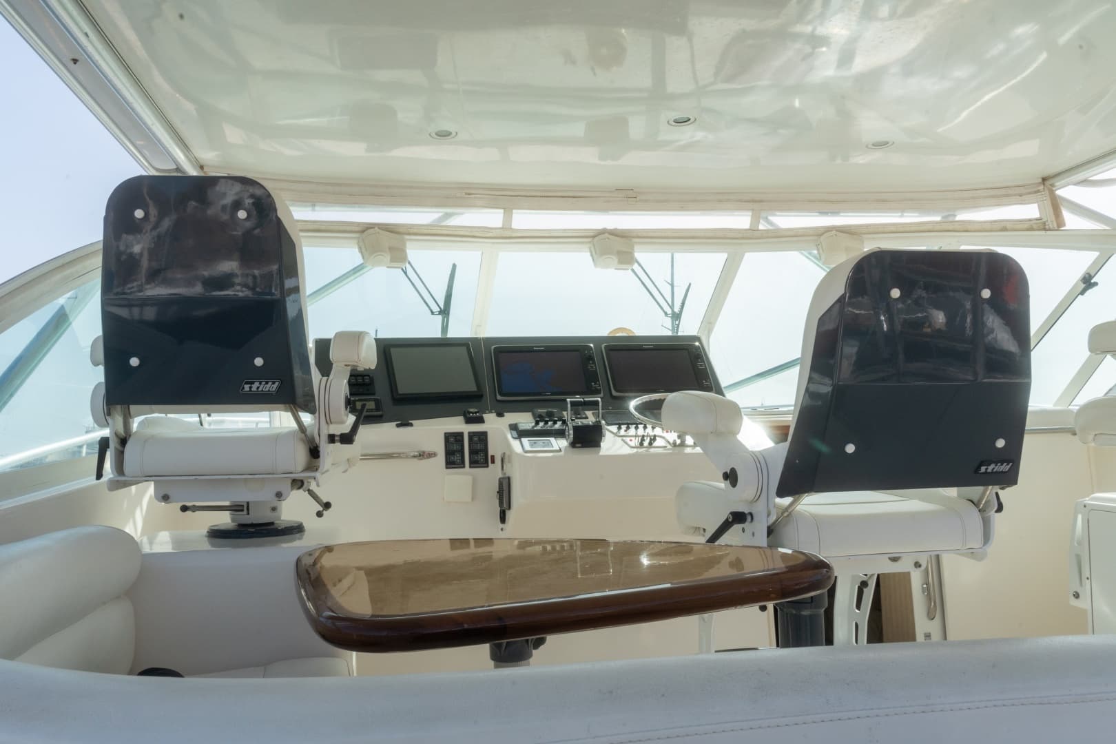 2005 Cabo 40 Hardtop Express - Image 29
