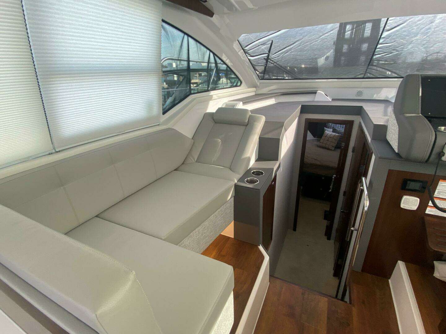 2023 Cruisers 42 Cantius - Image 9