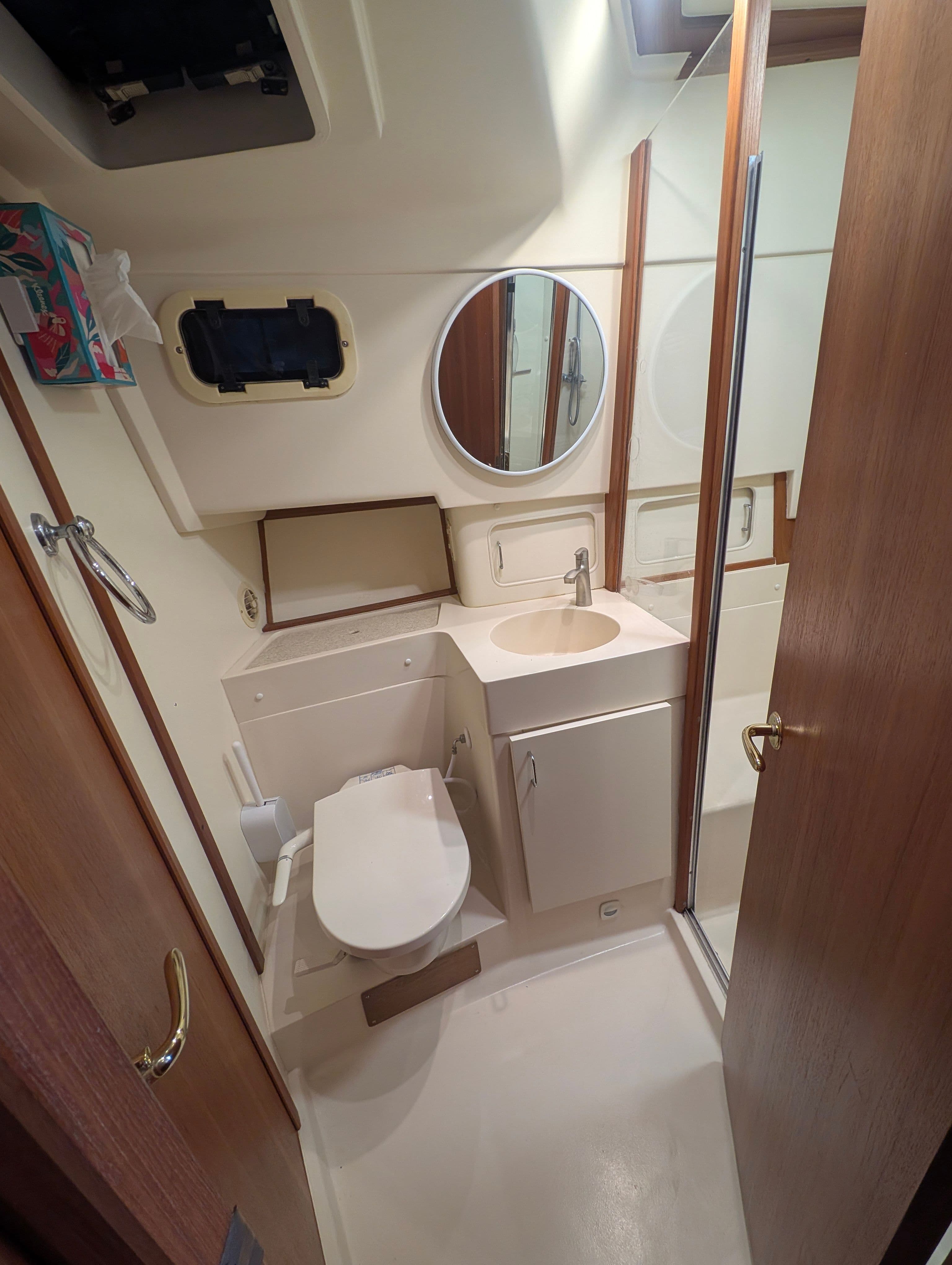2001 Mainship 390 Trawler - 71
