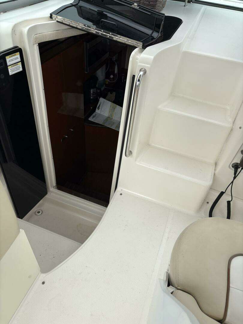 2012 Sea Ray 310 Sundancer - Image 20