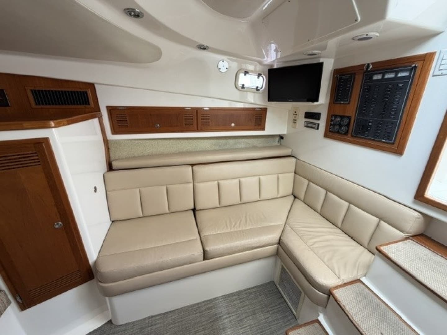 1996 Cabo 31 Express - Image 81
